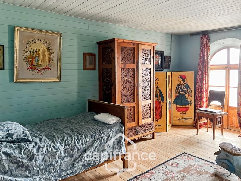 Maison - 450 m² - 11 pièces