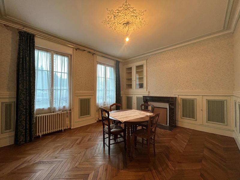 Maison de maîtres - 192 m² - 7 pièces