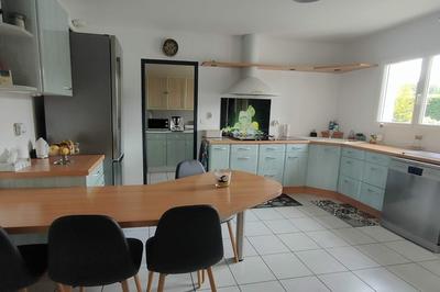 Maison - 200 m² - 6 pièces