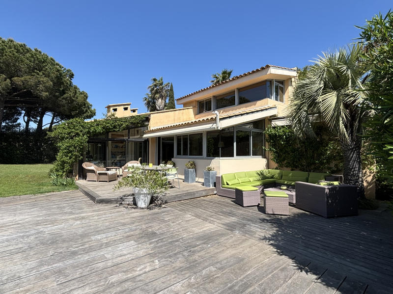 Villa - 282 m² - 8 pièces