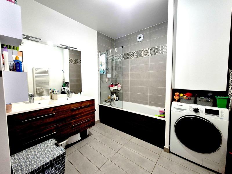 Appartement - 82 m² - 4 pièces