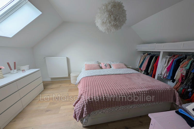 Maison - 162 m² - 8 pièces