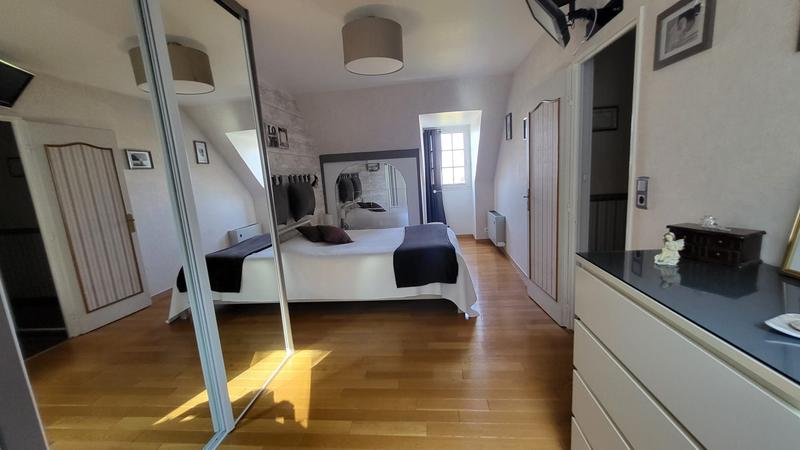 Maison - 128 m² - 7 pièces