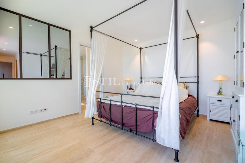 Villa - 297 m² - 8 pièces