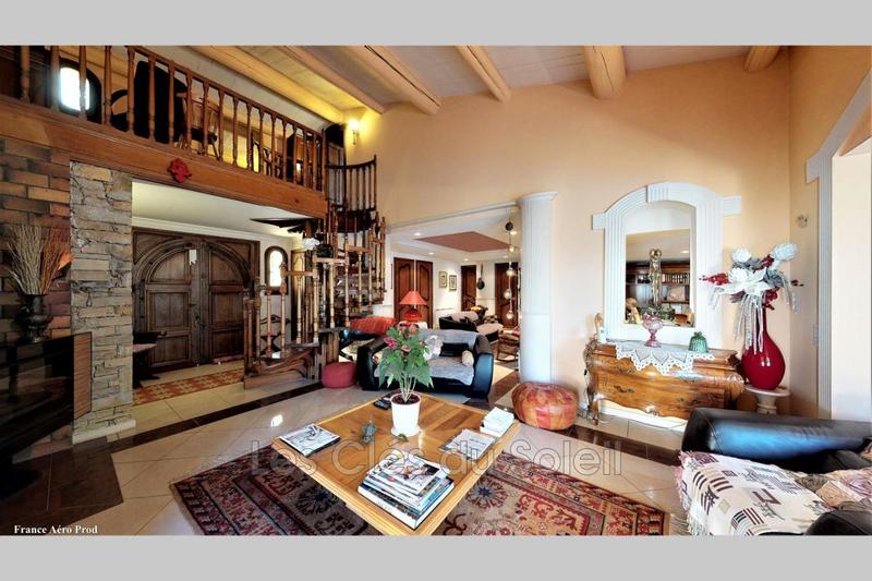 Maison - 226 m² - 8 pièces