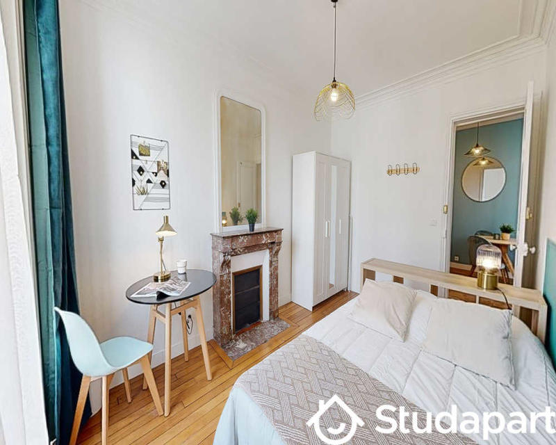 Chambre - 160 m² - 1 pièce