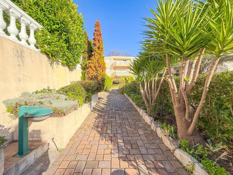 Appartement - 98 m² - 3 pièces