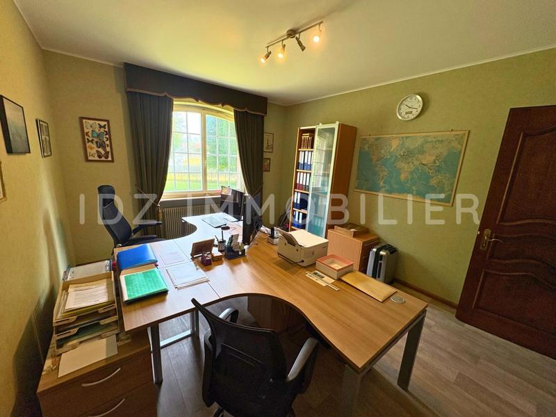 Maison - 201 m² - 7 pièces