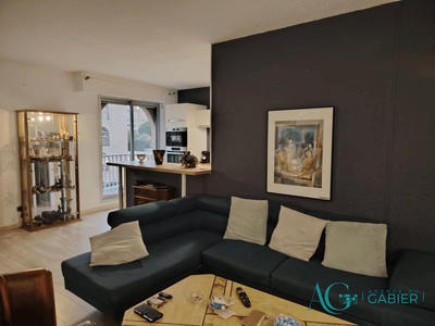 Appartement - 81 m² - 3 pièces