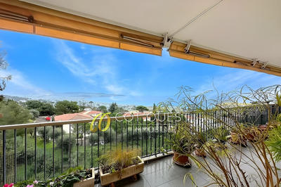 Appartement - 99 m² - 4 pièces