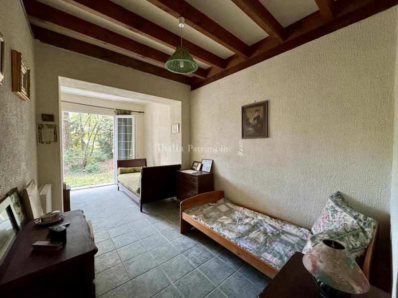 Maison - 232 m² - 8 pièces