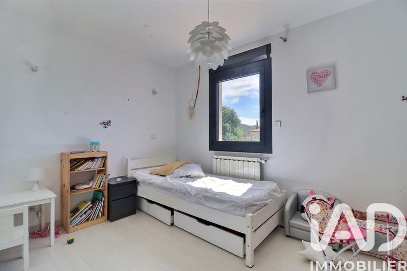 Maison - 188 m² - 8 pièces