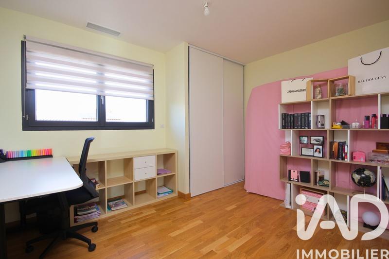 Maison - 181 m² - 7 pièces