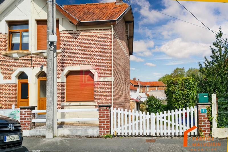 Maison - 80 m² - 5 pièces