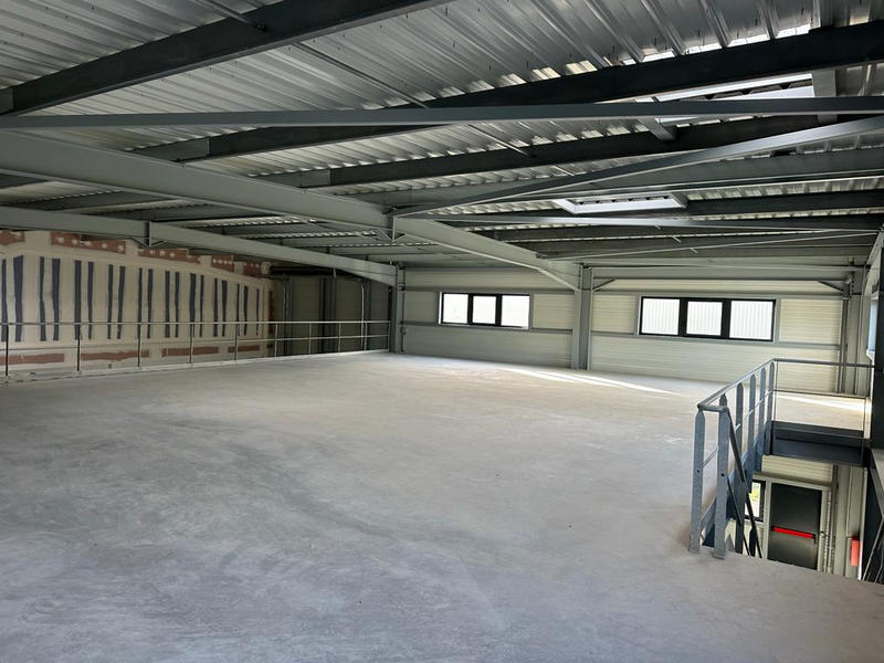 Local d'activité / Entrepôt - 511 m²