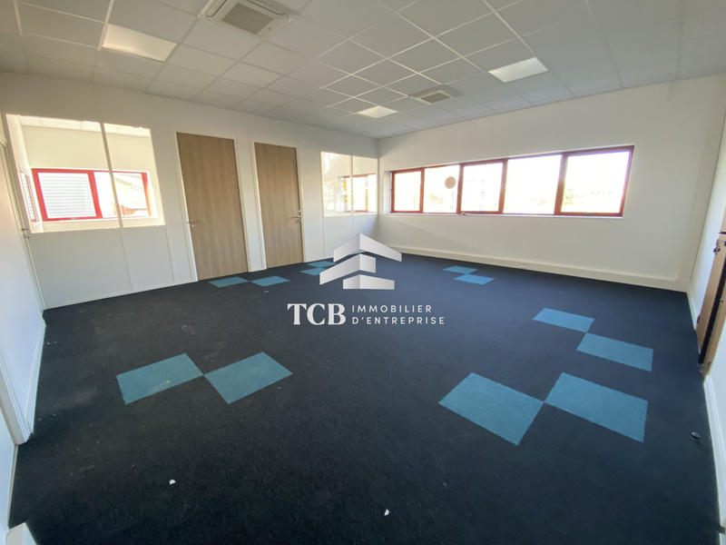 Local d'activités - 174 m²