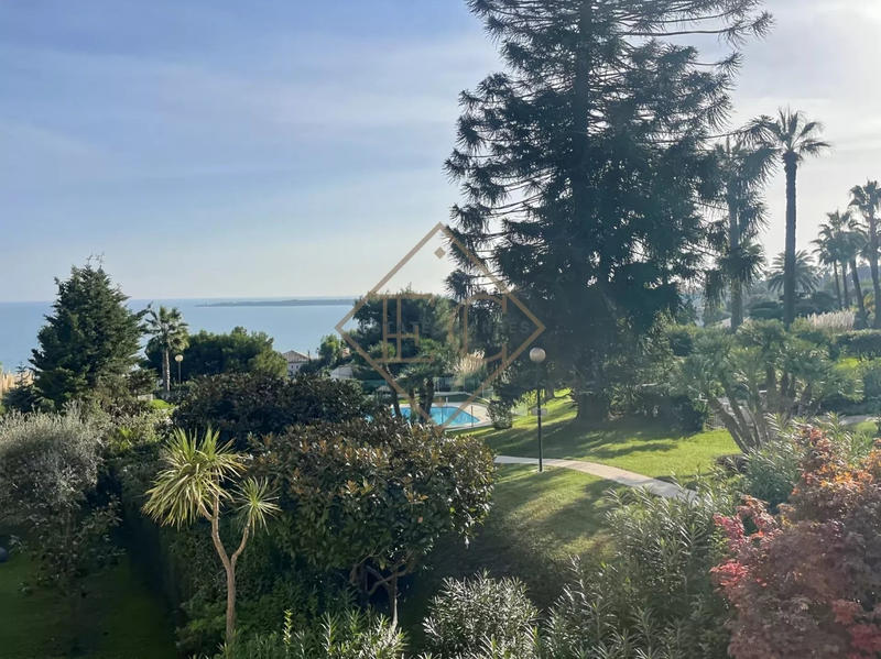 Appartement - 96 m² - 4 pièces