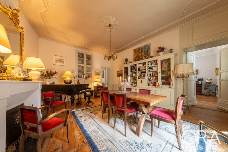 Maison ancienne - 430 m² - 17 pièces