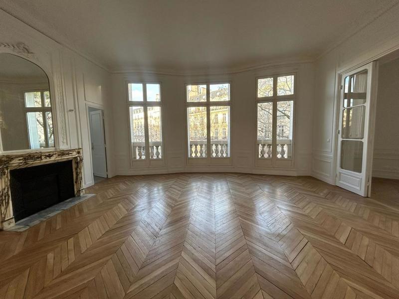 Appartement - 187 m² - 5 pièces