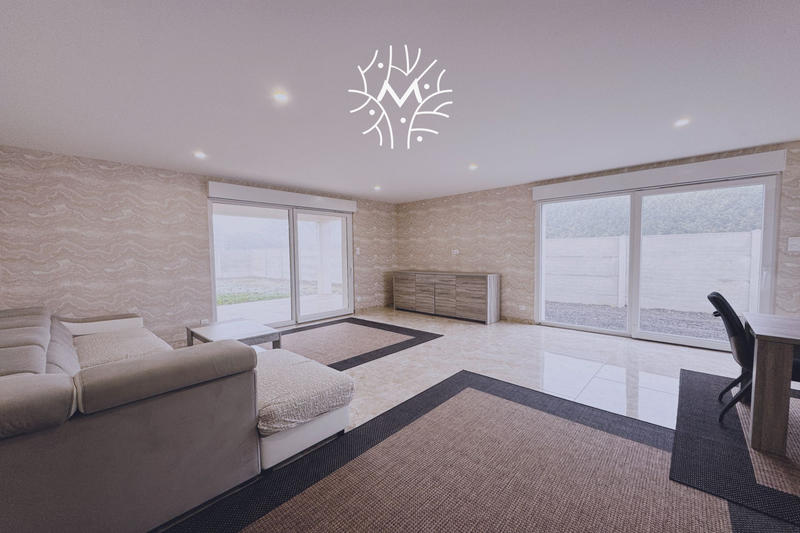 Maison - 94 m² - 4 pièces