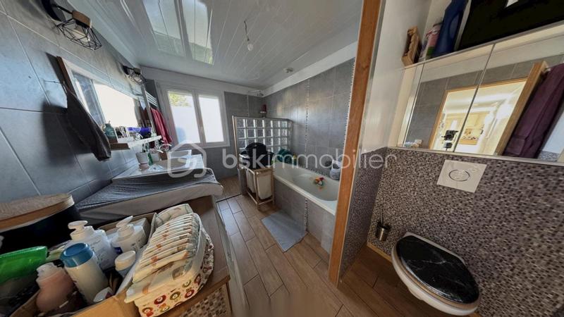 Maison traditionnelle - 157 m² - 5 pièces