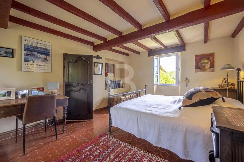 Mas - 160 m² - 6 pièces