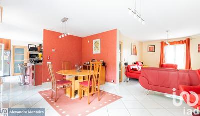 Maison - 180 m² - 8 pièces