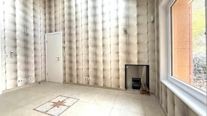 Maison - 450 m² - 20 pièces