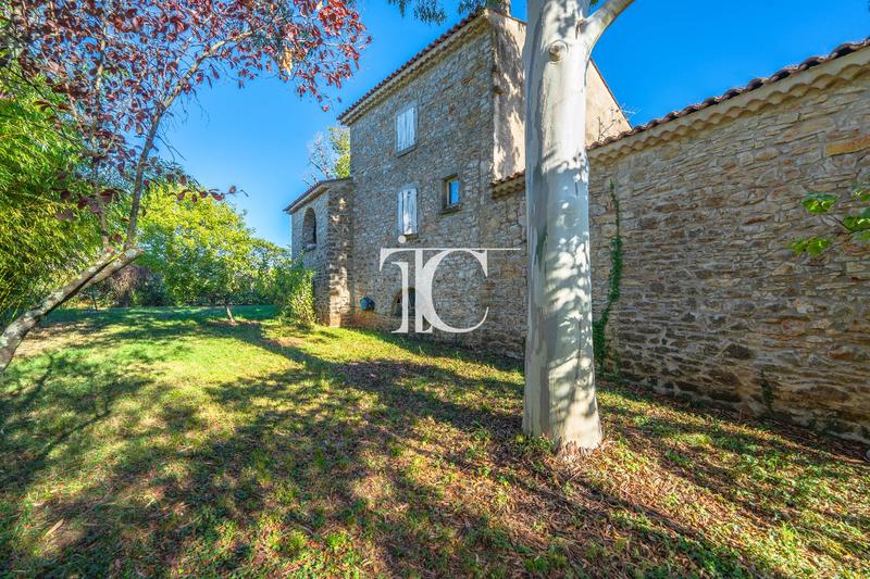 Maison - 198 m² - 7 pièces