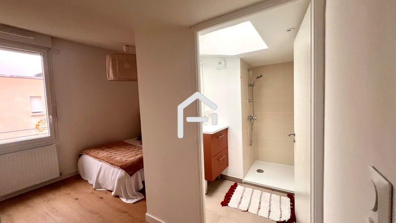 Appartement - 93 m² - 5 pièces