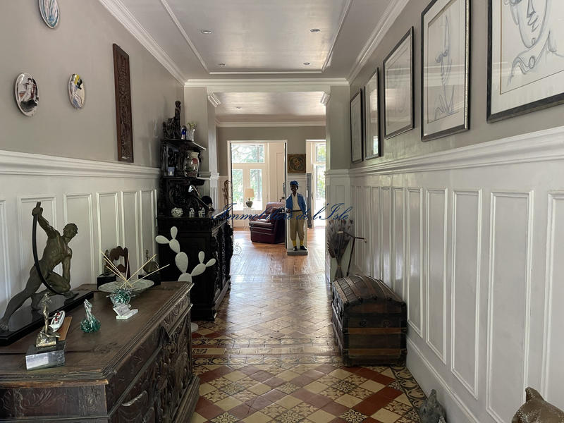 Maison - 420 m² - 13 pièces