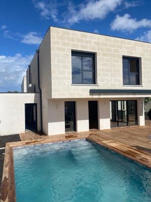 Villa - 220 m² - 7 pièces