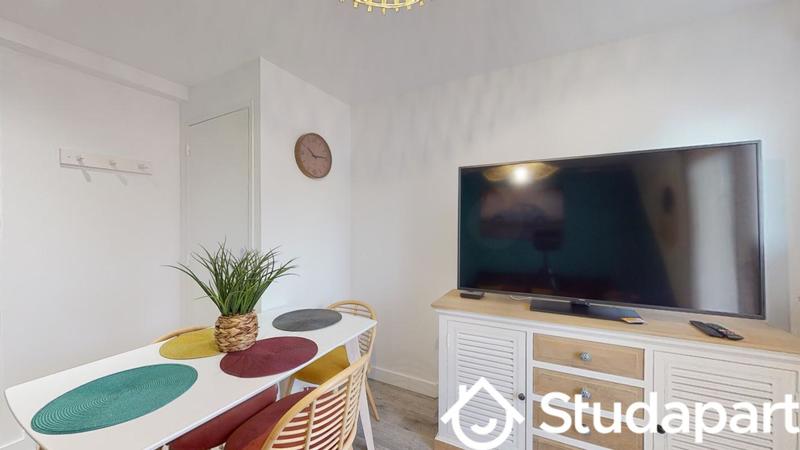 Chambre - 9 m² - 1 pièce