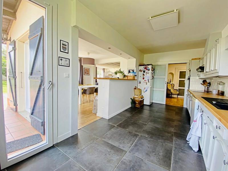 Maison - 180 m² - 8 pièces