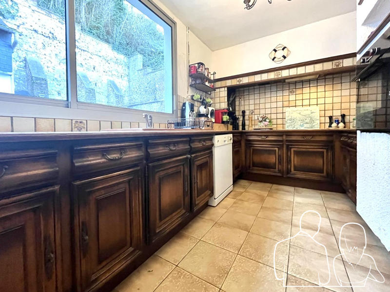 Maison ancienne - 263 m² - 11 pièces