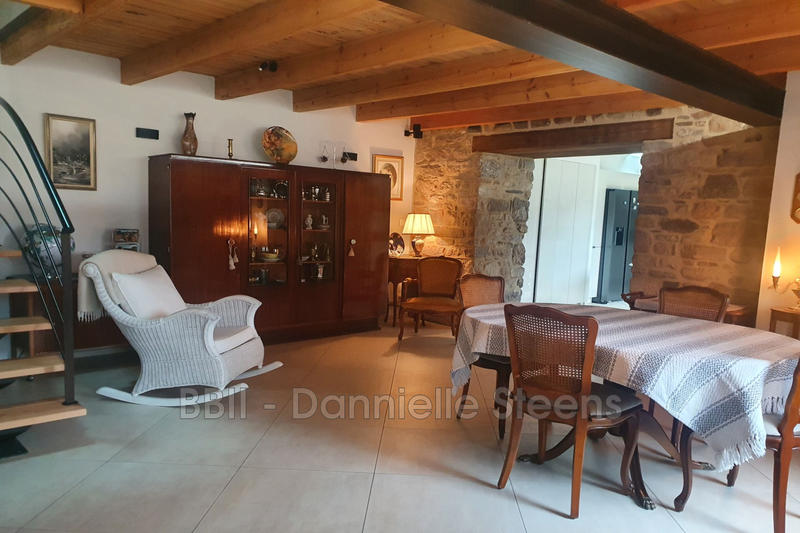 Maison - 200 m² - 2 pièces