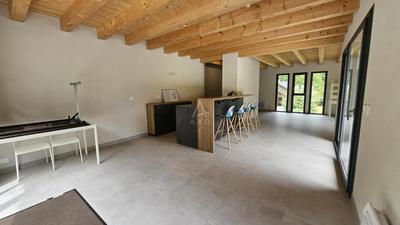 Maison - 99 m² - 2 pièces