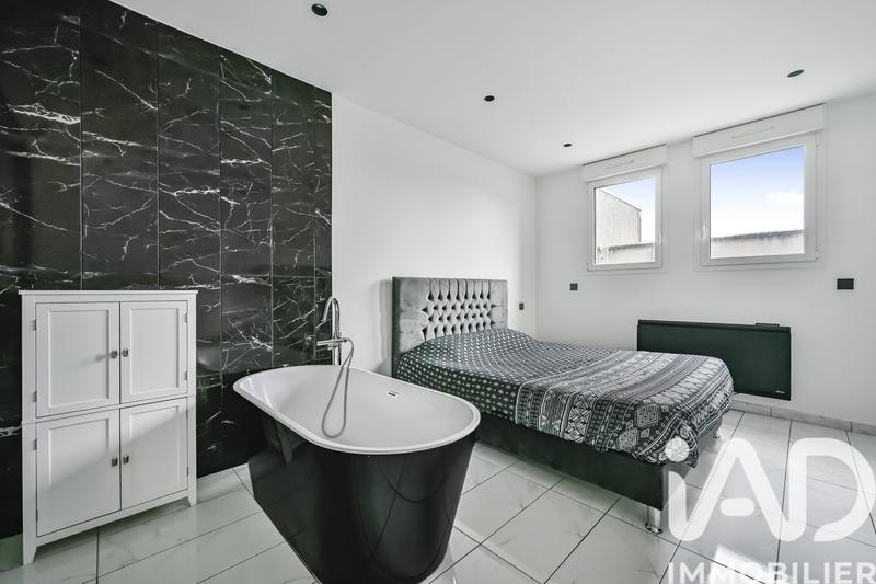 Appartement - 182 m² - 7 pièces