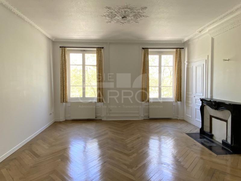 Appartement - 90 m² - 2 pièces