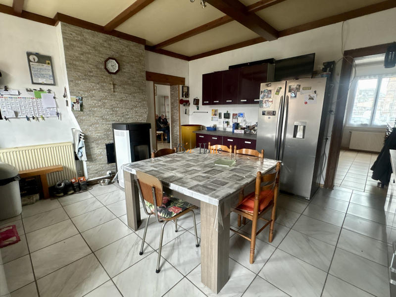 Maison - 220 m² - 7 pièces