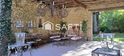 Maison - 192 m² - 6 pièces