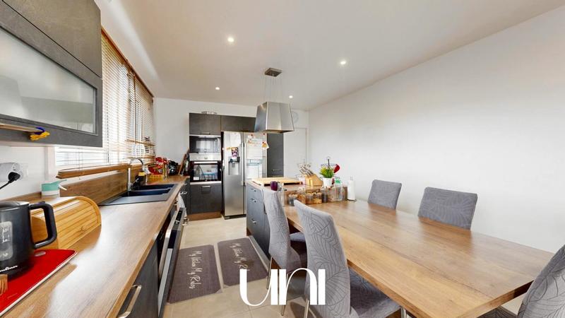 Maison - 141 m² - 5 pièces