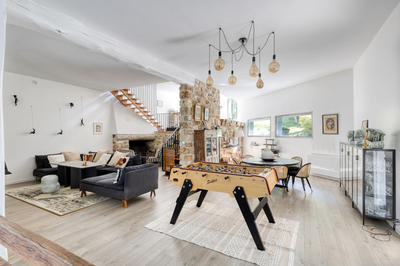 Maison - 233 m² - 8 pièces