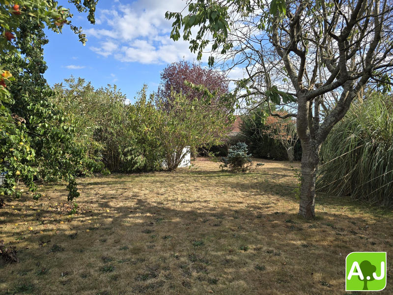 Maison traditionnelle - 137 m² - 8 pièces