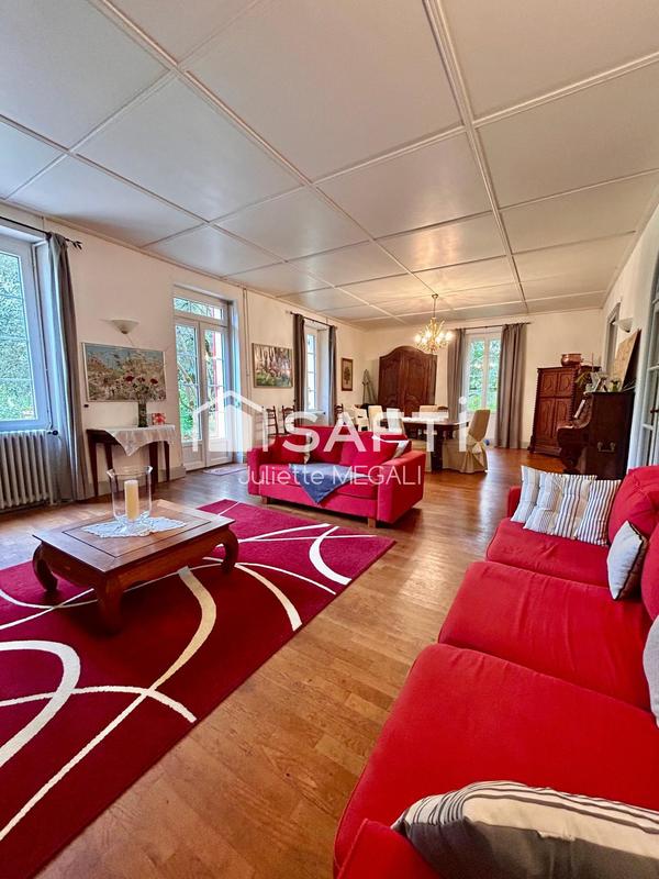 Maison - 450 m² - 16 pièces