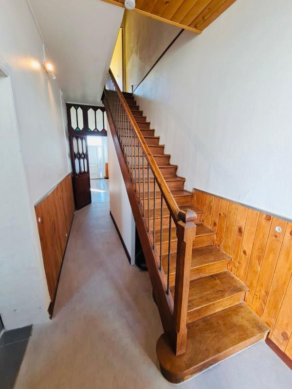 Maison - 205 m² - 8 pièces