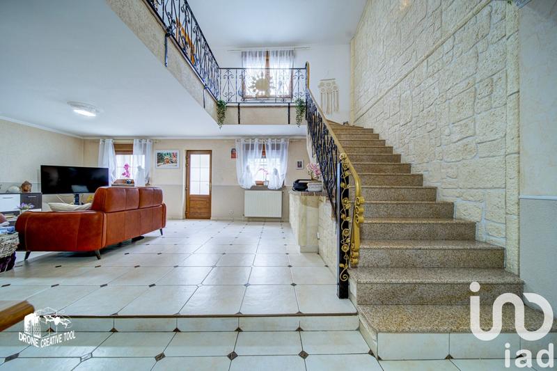 Maison - 156 m² - 8 pièces