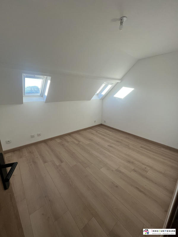 Maison - 96 m² - 5 pièces