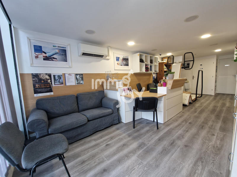 Local commercial - 114 m² - 5 pièces