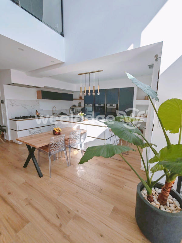 Maison contemporaine - 197 m² - 6 pièces